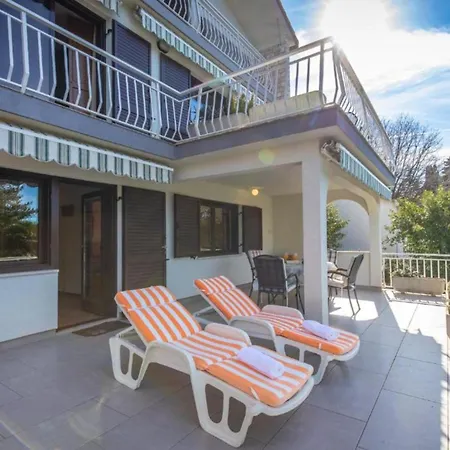 Mirna Apartman Njivice