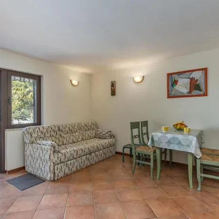 Mirna Apartment *
